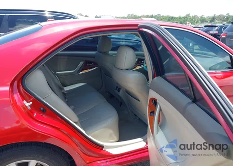 2010 Toyota Camry Xle V6 z USA, uszkodzony, nr VIN 4T1BK3EK2AU110830